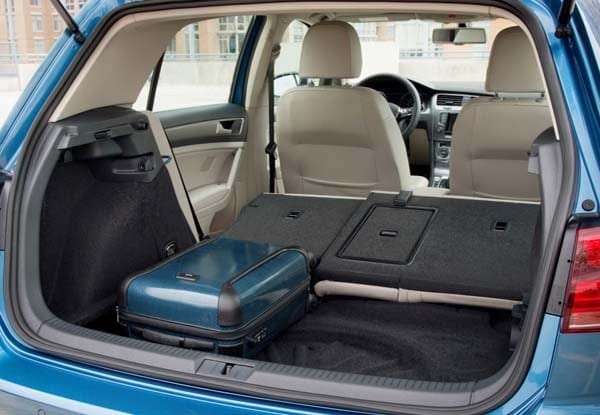 2015-volkswagen-e-golf-rear-seat-folded1-600-001