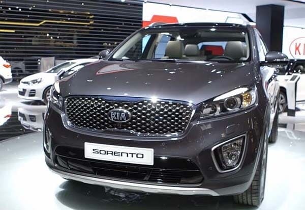 2016-kia-sorento-front-static2-show-600-001