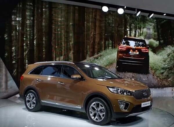 2016-kia-sorento-front-static3-show-600-001