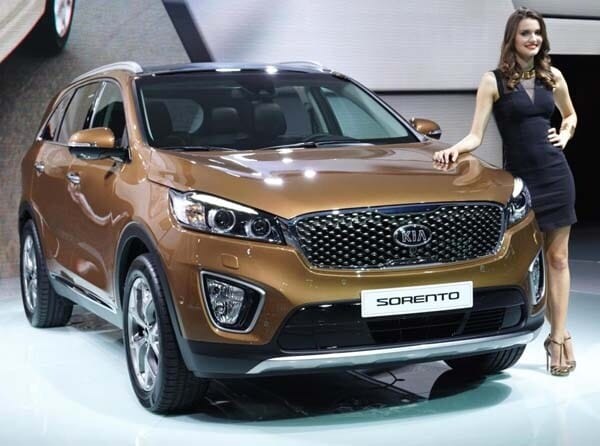 2016-kia-sorento-front-static4-show-600-001