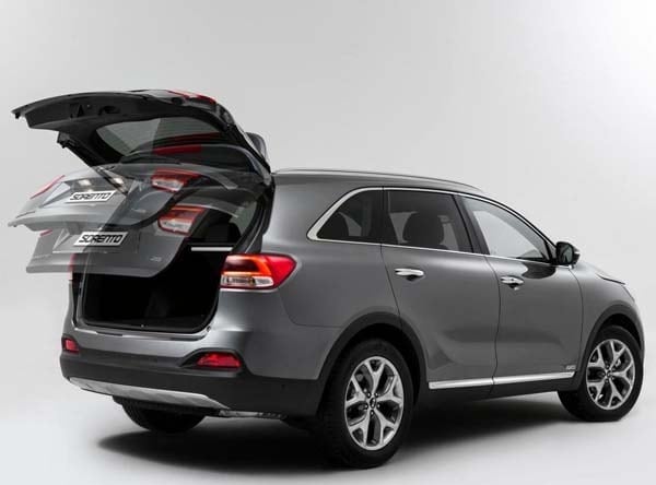 2016-kia-sorento-power-liftgate1-600-001