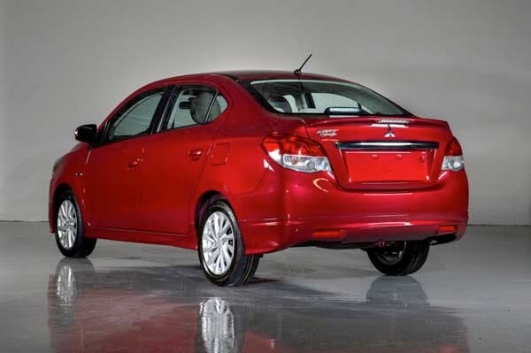 2014-mitsubishi-mirage-g4-sedan-rear-static-600-001