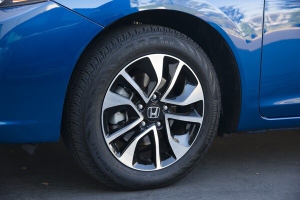 2015-honda-civic-small-car-best-buy-09-600-001