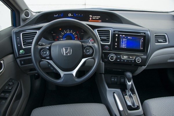 2015-honda-civic-small-car-best-buy-15-600-001