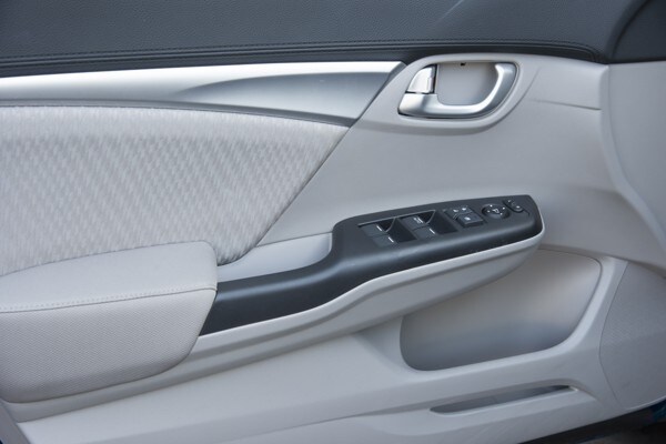 2015-honda-civic-small-car-best-buy-27-600-001