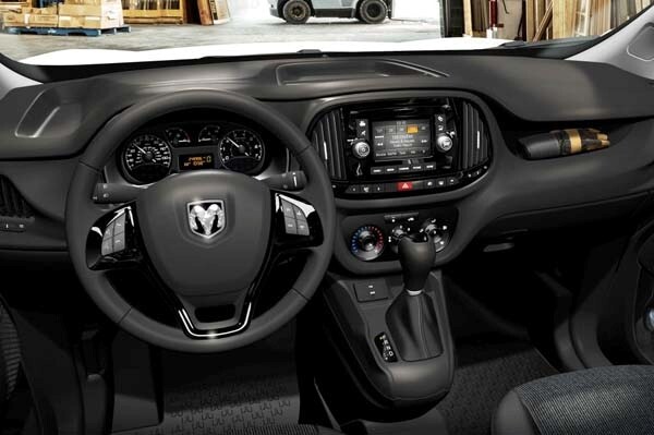2015-ram-promaster-city-intterior-dash-front1-600-001