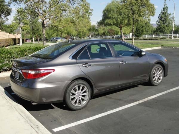 2015-toyota-camry-v6-1-600-001