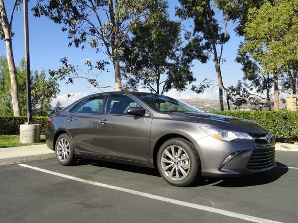 2015-toyota-camry-v6-3-600-001
