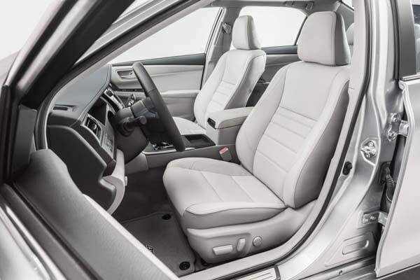 2015_toyota_camry_xle_011-600-001