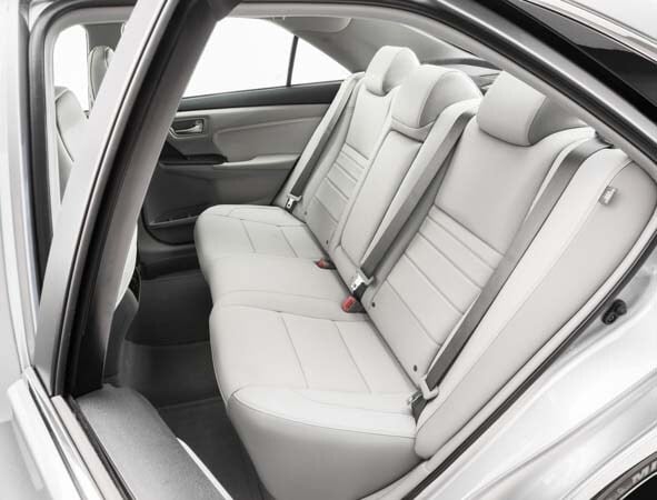 2015_toyota_camry_xle_012-600-001