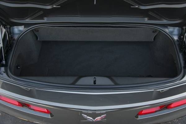 kelley-blue-book-best-buy-2015-chevrolet-corvette-01-600-001
