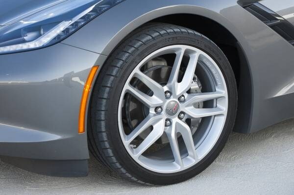 kelley-blue-book-best-buy-2015-chevrolet-corvette-22-600-001