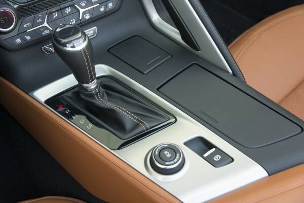 kelley-blue-book-best-buy-2015-chevrolet-corvette-38-600-001