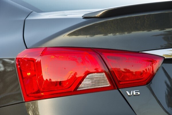kelley-blue-book-best-buy-2015-chevrolet-impala-17-600-001