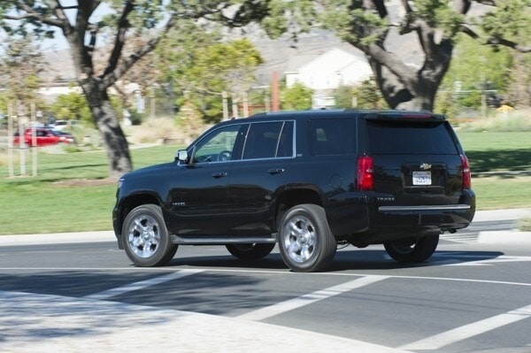 kelley-blue-book-best-buy-2015-chevrolet-tahoe-06-600-001