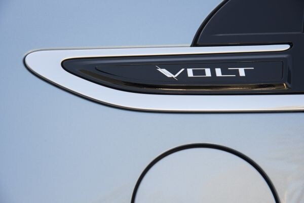 kelley-blue-book-best-buy-2015-chevrolet-volt-10-600-001
