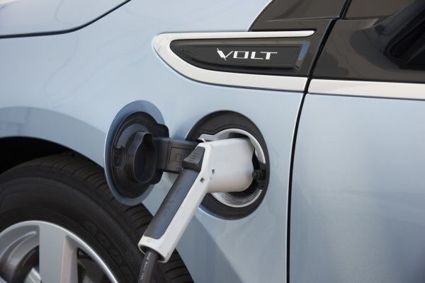kelley-blue-book-best-buy-2015-chevrolet-volt-11-600-001