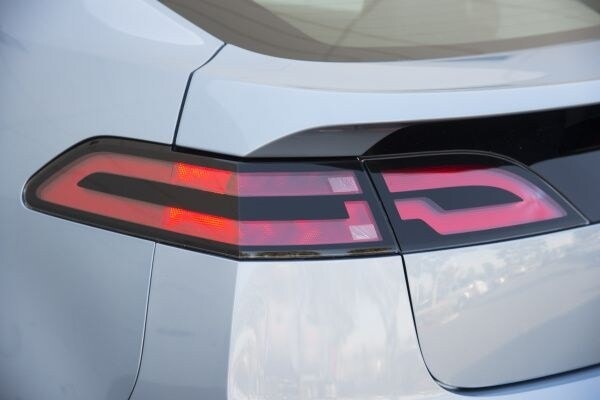 kelley-blue-book-best-buy-2015-chevrolet-volt-15-600-001