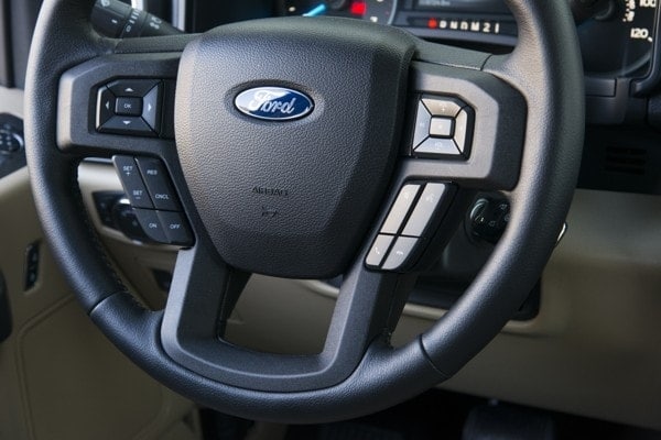 kelley-blue-book-best-buy-2015-ford-f150-34-600-001