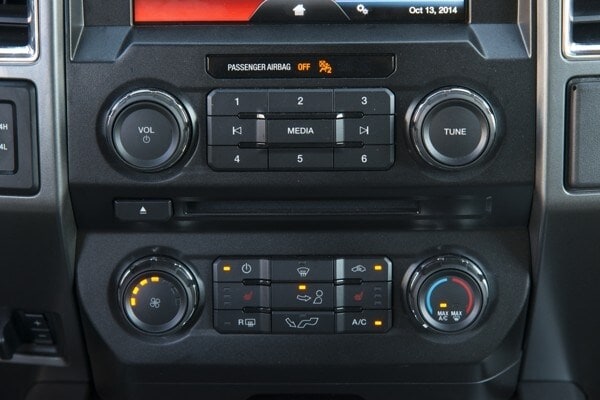 kelley-blue-book-best-buy-2015-ford-f150-37-600-001