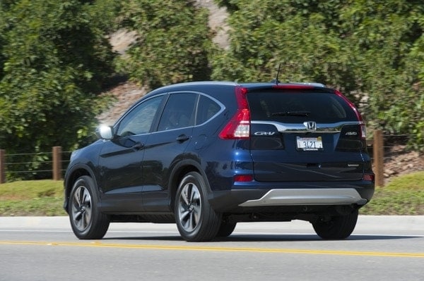 kelley-blue-book-best-buy-2015-honda-crv-07-600-001