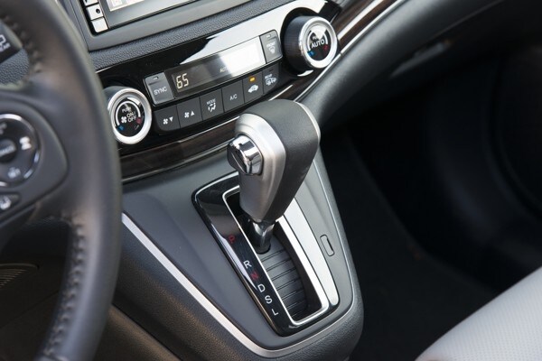 kelley-blue-book-best-buy-2015-honda-crv-32-600-001
