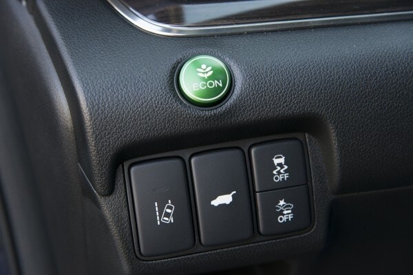 kelley-blue-book-best-buy-2015-honda-crv-33-600-001