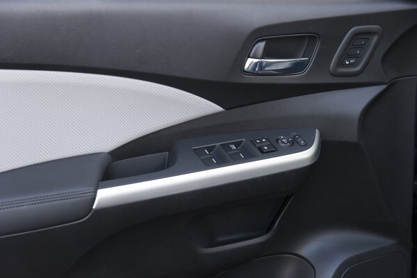 kelley-blue-book-best-buy-2015-honda-crv-36-600-001