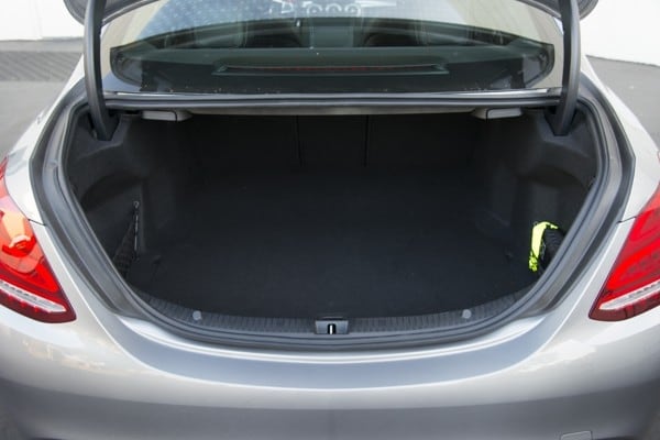 kelley-blue-book-best-buy-2015-mercedes-benz-c-class-01-600-001