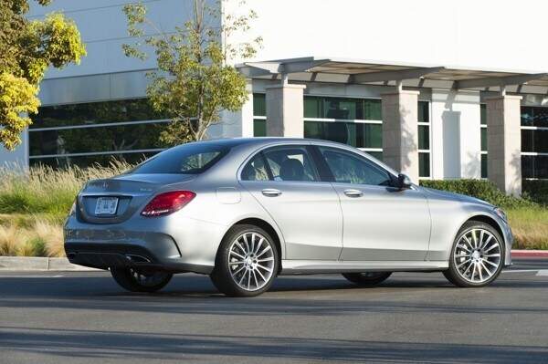 kelley-blue-book-best-buy-2015-mercedes-benz-c-class-05-600-001