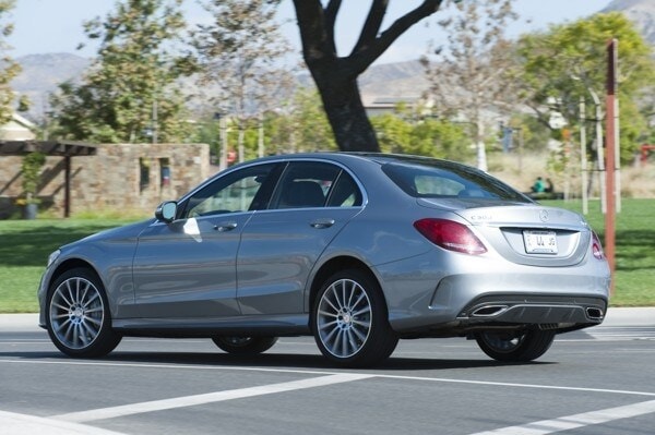 kelley-blue-book-best-buy-2015-mercedes-benz-c-class-09-600-001