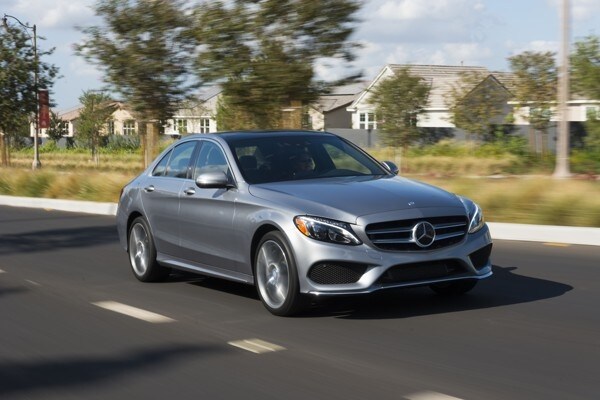 kelley-blue-book-best-buy-2015-mercedes-benz-c-class-10-600-001