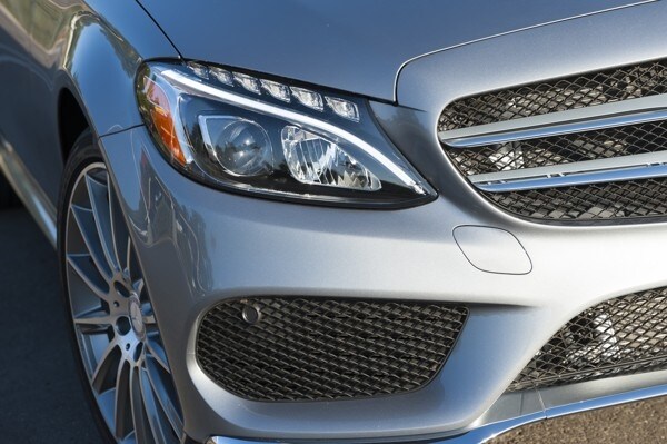 kelley-blue-book-best-buy-2015-mercedes-benz-c-class-15-600-001