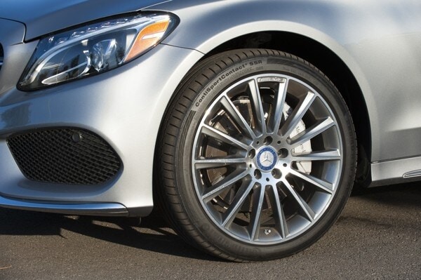 kelley-blue-book-best-buy-2015-mercedes-benz-c-class-16-600-001