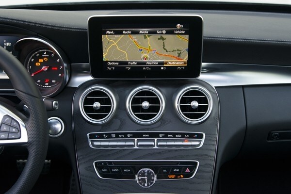 kelley-blue-book-best-buy-2015-mercedes-benz-c-class-27-600-001