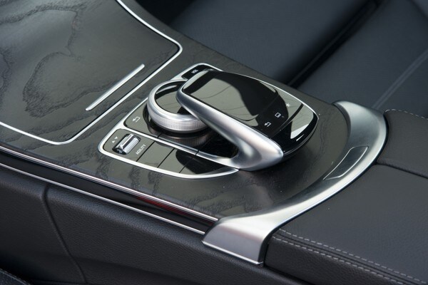 kelley-blue-book-best-buy-2015-mercedes-benz-c-class-29-600-001