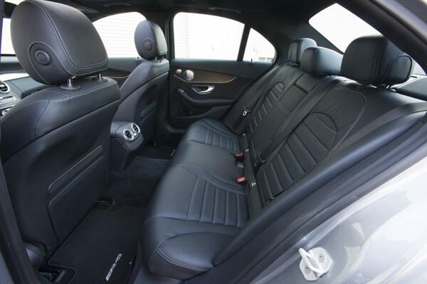kelley-blue-book-best-buy-2015-mercedes-benz-c-class-31-600-001