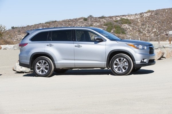 kelley-blue-book-best-buy-2015-toyota-highlander-03-600-001