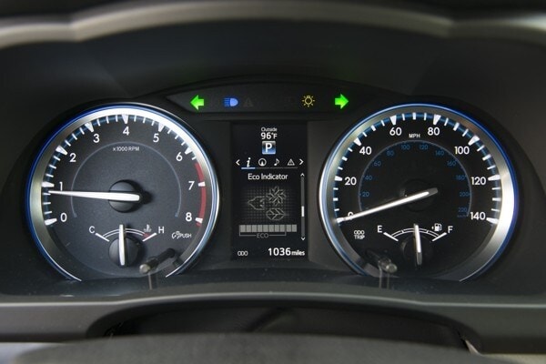 kelley-blue-book-best-buy-2015-toyota-highlander-24-600-001