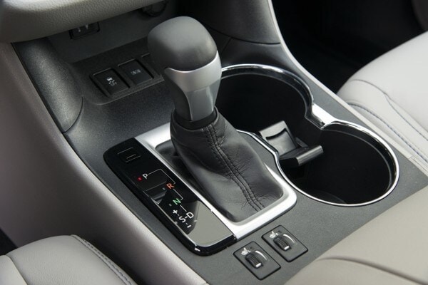kelley-blue-book-best-buy-2015-toyota-highlander-30-600-001