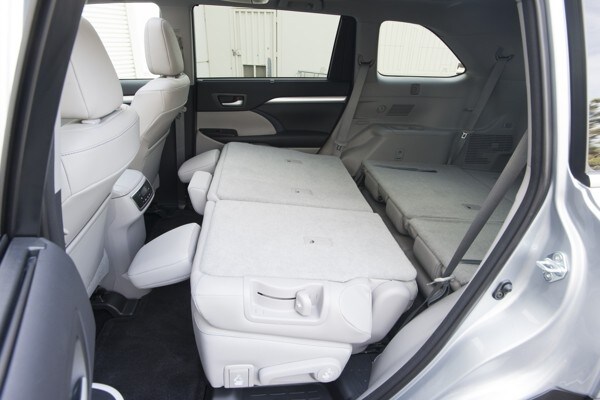 kelley-blue-book-best-buy-2015-toyota-highlander-40-600-001