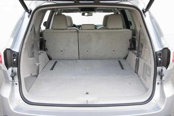 kelley-blue-book-best-buy-2015-toyota-highlander-44-600-001