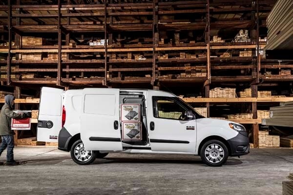 2015-ram-promaster-city-11-600-001