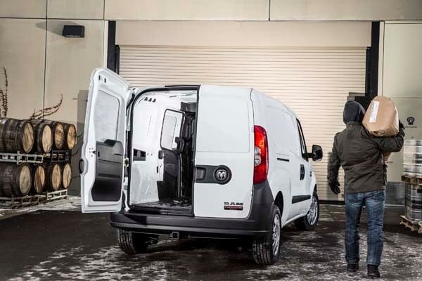 2015-ram-promaster-city-2-600-001