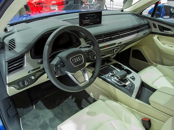 2016-audi-q7-05-600-001