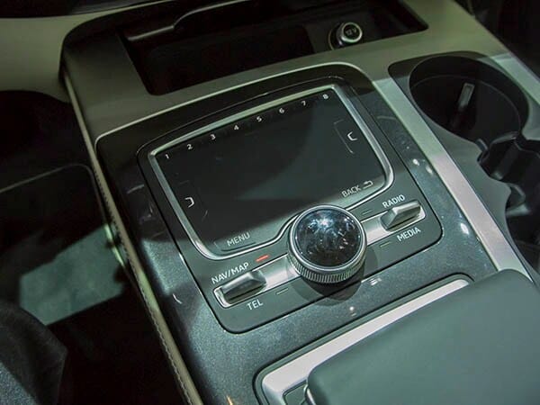 2016-audi-q7-06-600-001
