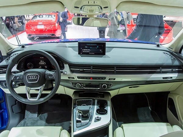 2016-audi-q7-08-600-001