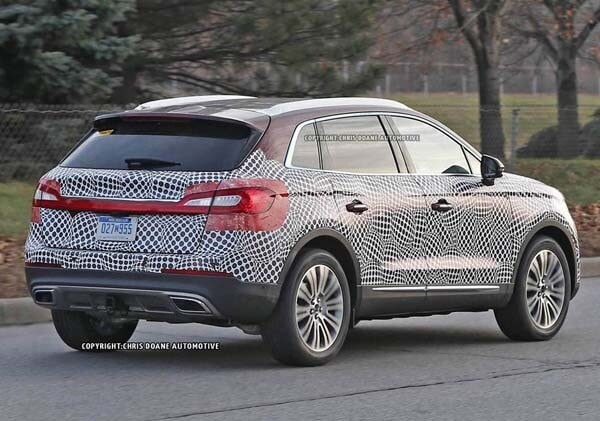 2016-lincoln-mkz-spy-shot-rear-action1-600-001