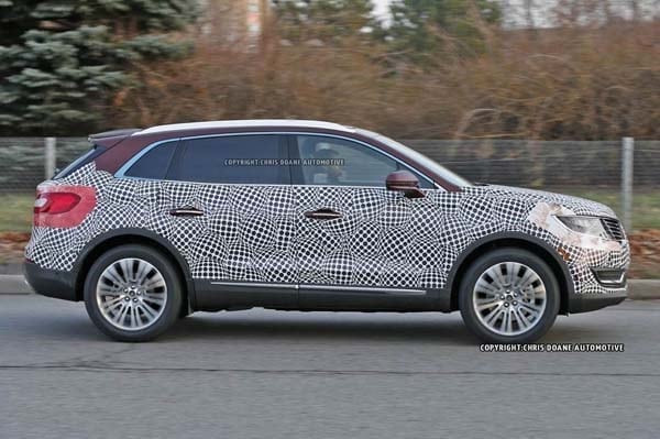 2016-lincoln-mkz-spy-shot-side-action2-600-001