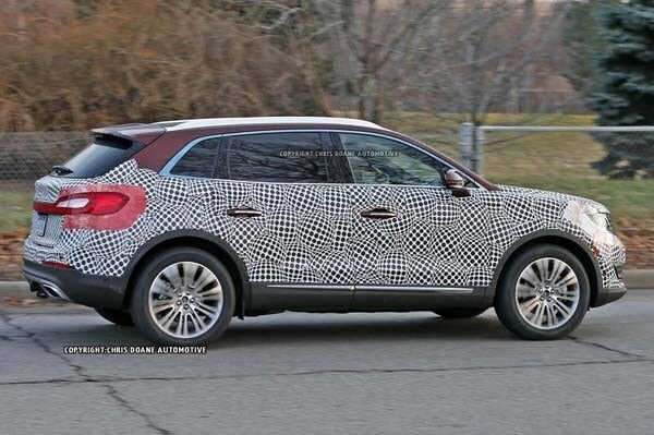 2016-lincoln-mkz-spy-shot-side-rear-action1-600-001